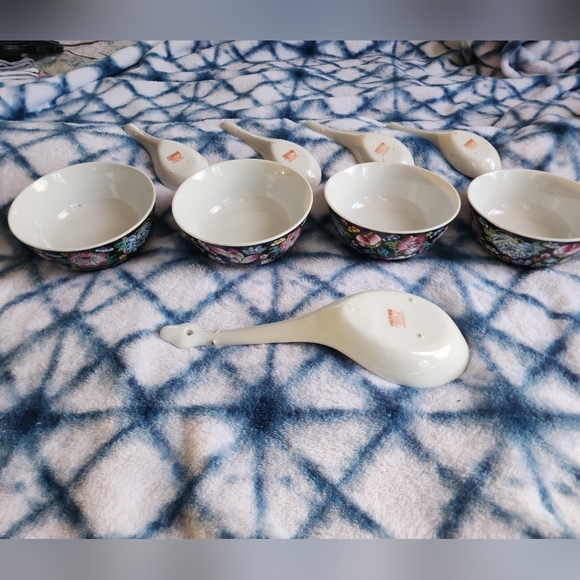 Jingdezhen 9 Peices Millefleur Famille Noire 4 Bowls, 4 Spoons & 1 Serving Spoon - Picture 10 of 12